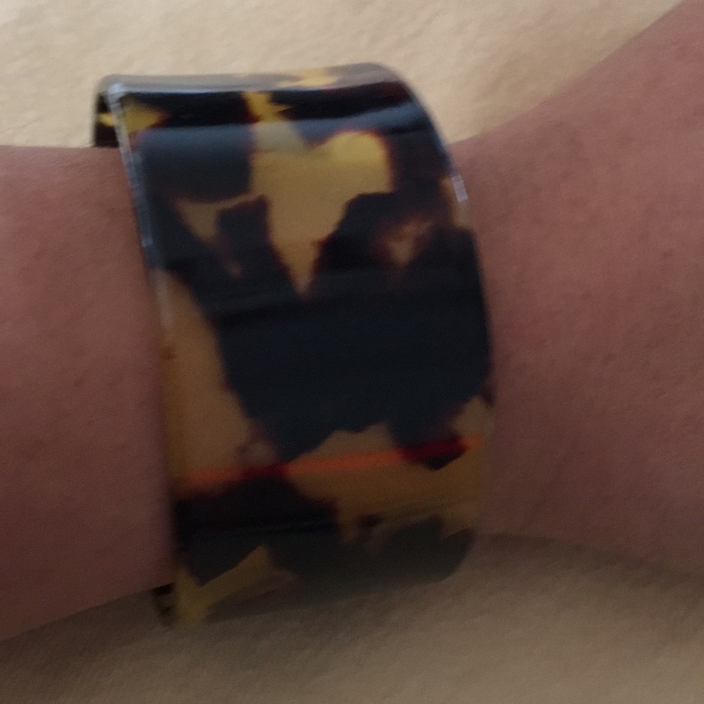NWOT/Tortoise bracelet